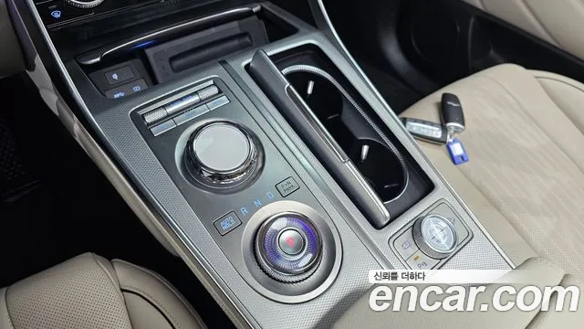 Genesis GV80 — Фото автомобиля 12