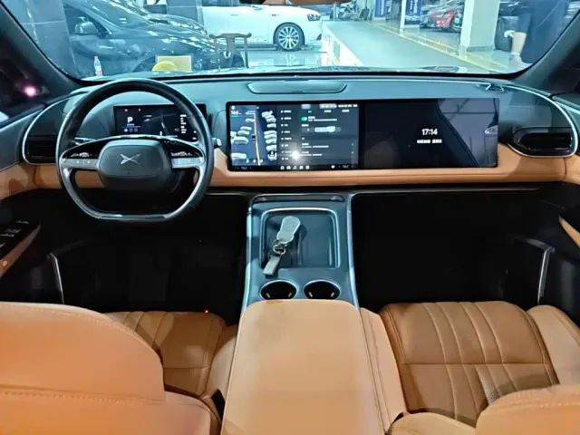 Xpeng G9 — Фото автомобиля 9