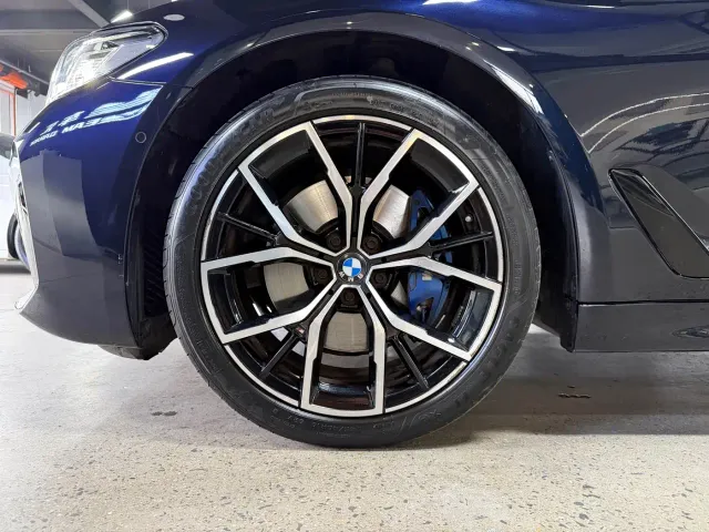 BMW 5 Series — Фото автомобиля 28