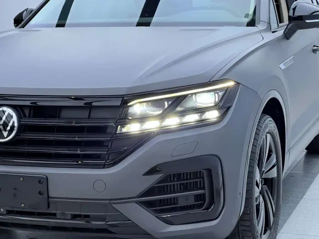 Volkswagen Touareg — Фото автомобиля 2