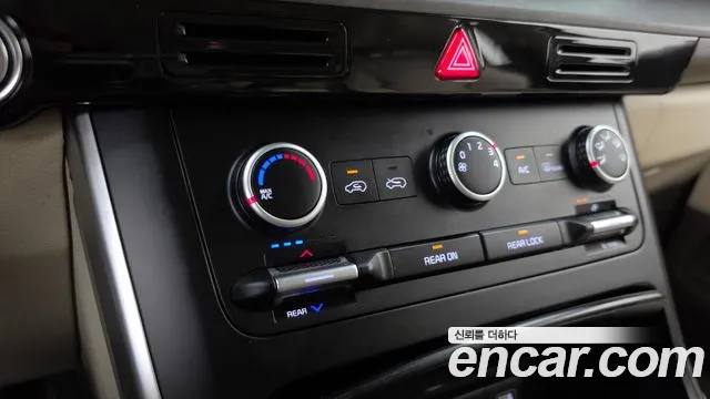 Kia Canival Carnival 4 поколение Бензин 9 мест Prestige — Фото автомобиля 28