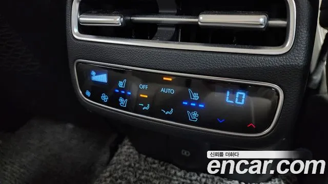 Genesis GV70 2.5T Бензин AWD — Фото автомобиля 17
