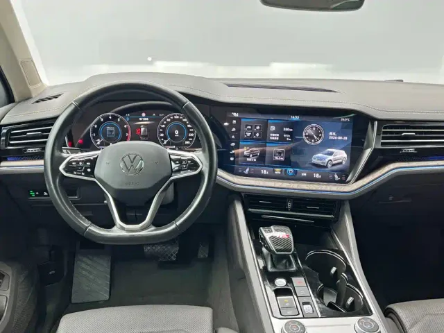 Volkswagen Touareg — Фото автомобиля 20