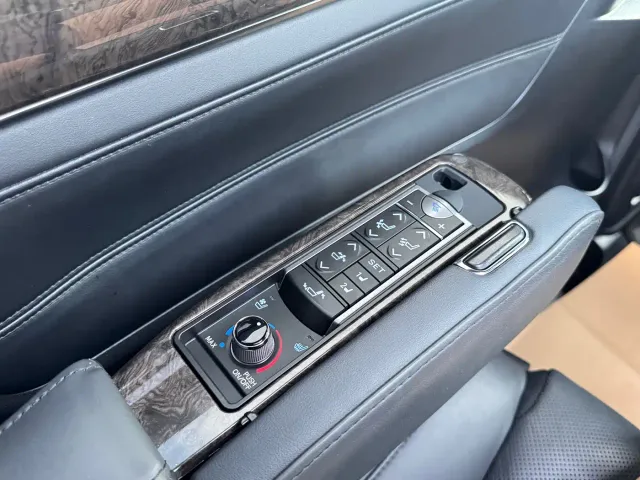 Toyota Alphard — Фото автомобиля 12