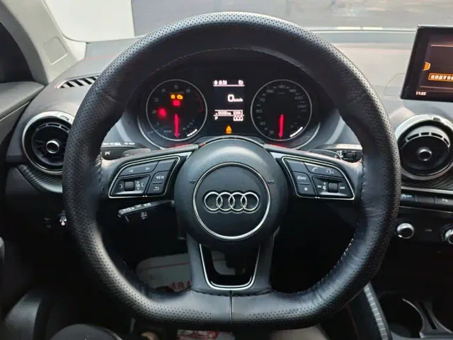 Audi Q2L — Фото автомобиля 16
