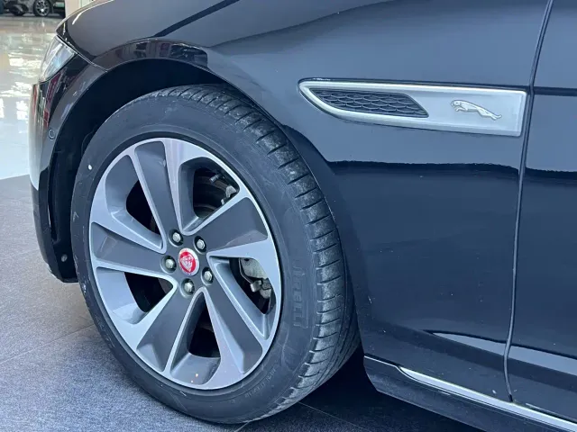 Jaguar XFL — Фото автомобиля 29