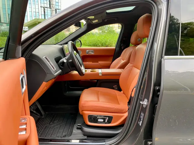 Li Auto L8 — Фото автомобиля 9