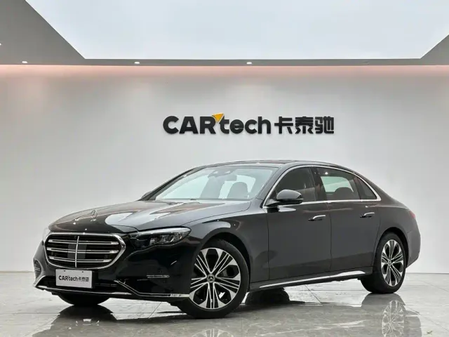 Фотография автомобиля — Mercedes-Benz E-Class