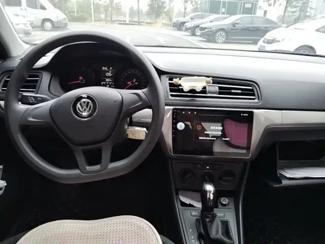Volkswagen Lavida — Фото автомобиля 12