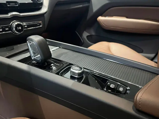 Volvo XC60 — Фото автомобиля 22