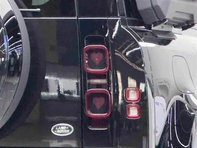 Land Rover Defender — Фото автомобиля 6