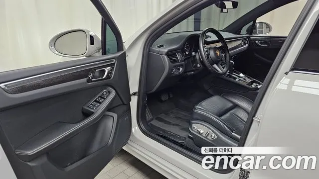 Porsche Macan — Фото автомобиля 15