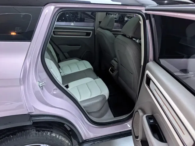 Geely ICON — Фото автомобиля 13