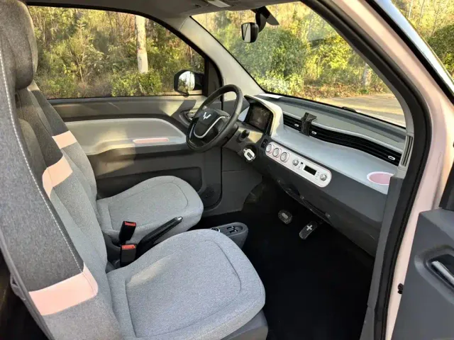 Wuling Hongguang Mini EV — Фото автомобиля 6