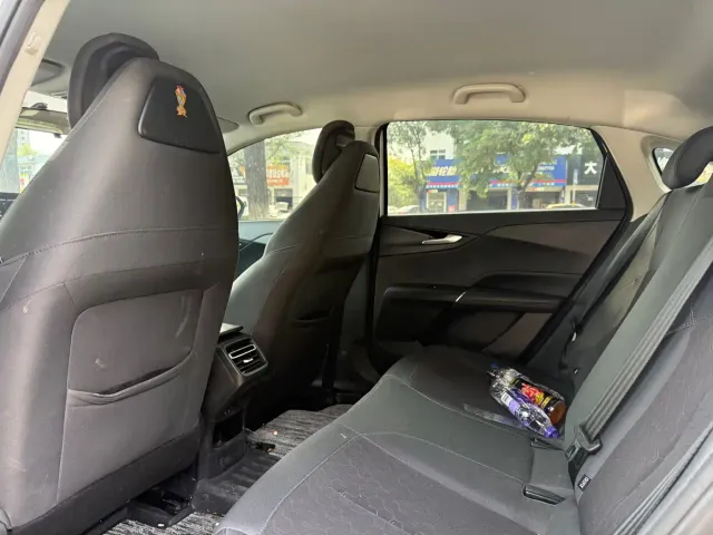 Changan Qiyuan A05 — Фото автомобиля 14