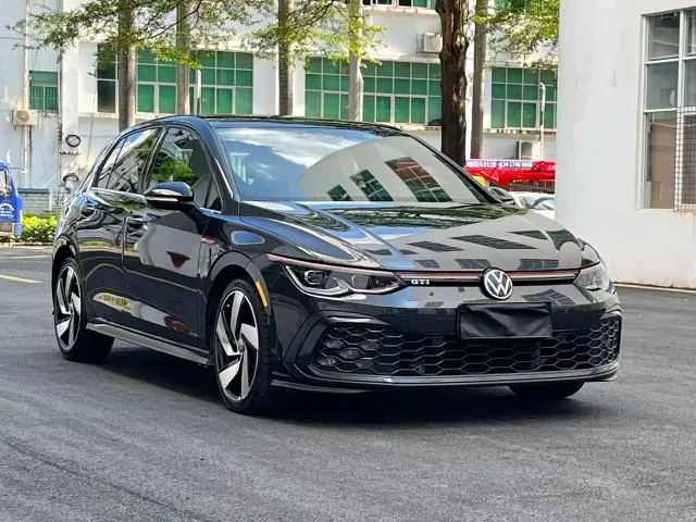 Volkswagen Golf GTI — Фото автомобиля 3