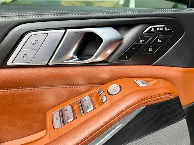 BMW X7 — Фото автомобиля 13