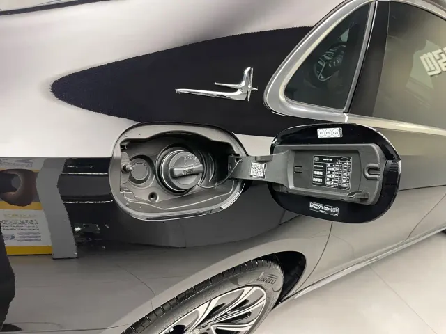 Mercedes-Benz E-Class — Фото автомобиля 11