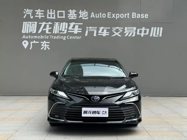 Toyota Camry — Фото автомобиля 2