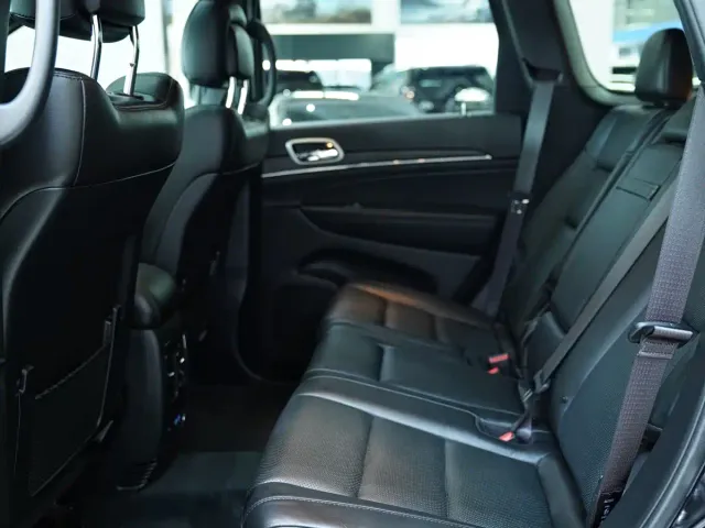 Jeep Grand Cherokee — Фото автомобиля 10