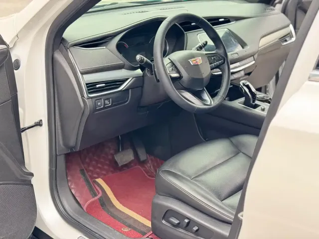 Cadillac Cadillac XT4 2021 28T FWD Premium Edition — Фото автомобиля 9