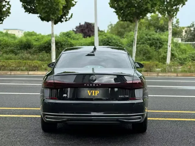 Volkswagen Passat — Фото автомобиля 8