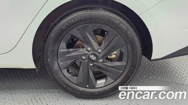 Hyundai Avante CN7 — Фото автомобиля 6