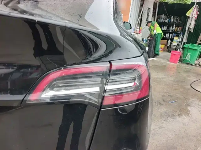 Tesla Model Y — Фото автомобиля 7