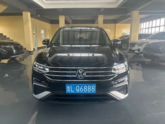 Volkswagen Tiguan L — Фото автомобиля 3