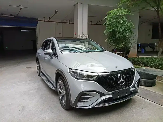 Mercedes-Benz EQE SUV — Фото автомобиля 3