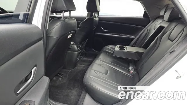 Hyundai Avante CN7 — Фото автомобиля 17