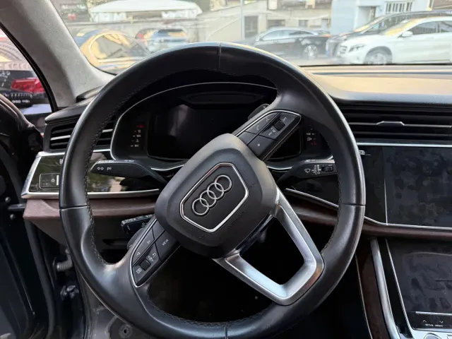 Audi Q7 — Фото автомобиля 28