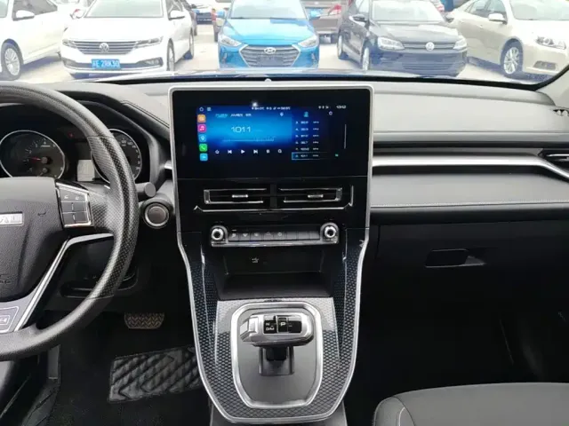 Haval M6 — Фото автомобиля 12