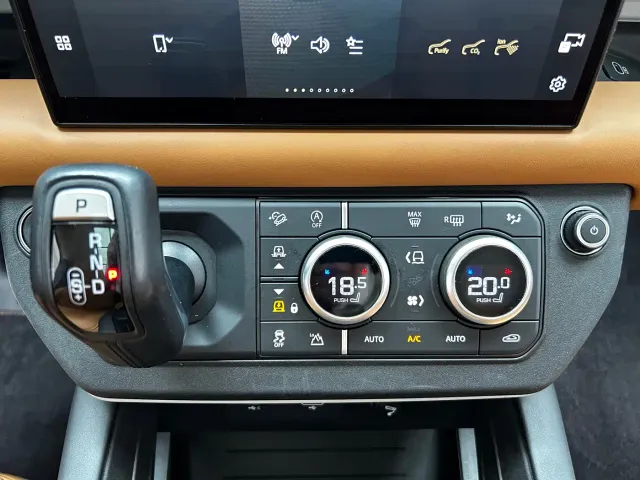 Land Rover Defender — Фото автомобиля 17
