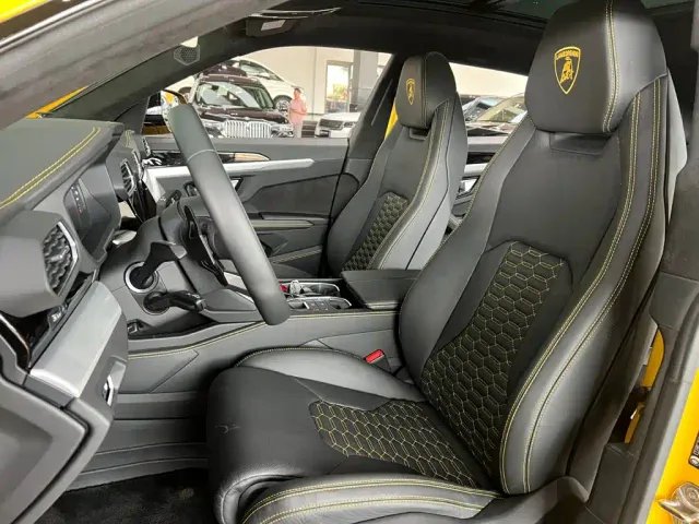 Lamborghini Urus — Фото автомобиля 17