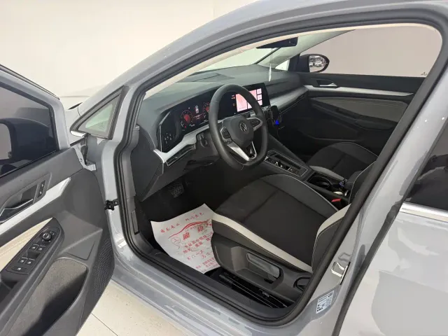 Volkswagen Golf — Фото автомобиля 17