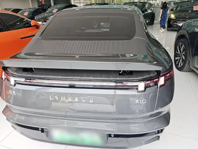 Lynk & Co Z10 — Фото автомобиля 3