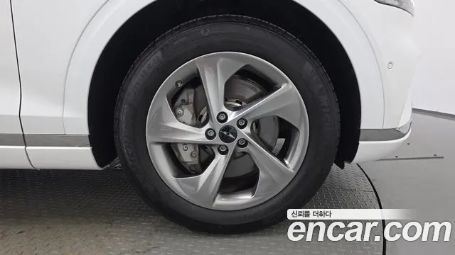 Genesis GV70 2.5T Бензин AWD — Фото автомобиля 7