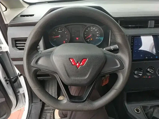 Wuling Hongguang Plus — Фото автомобиля 10