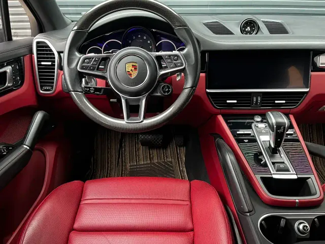 Porsche Cayenne — Фото автомобиля 12