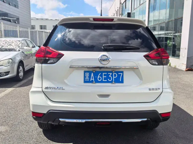 Nissan X-Trail — Фото автомобиля 10