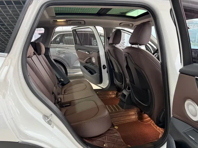 BMW X1 — Фото автомобиля 10