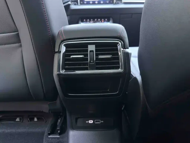 Skoda Karoq — Фото автомобиля 19