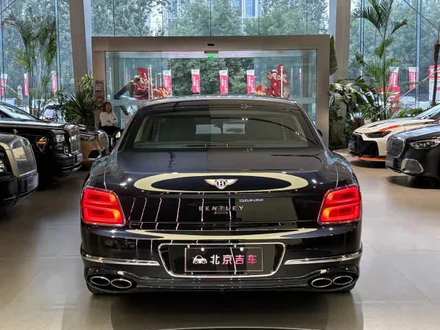 Bentley Flying Spur — Фото автомобиля 5