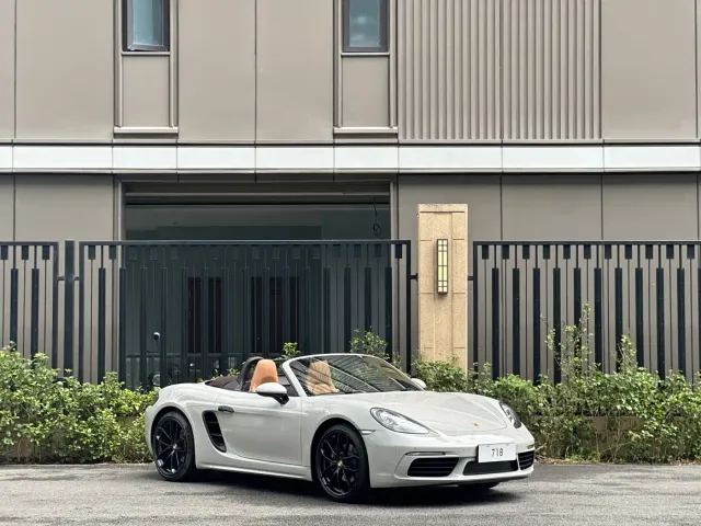 Porsche 718 — Фото автомобиля 3