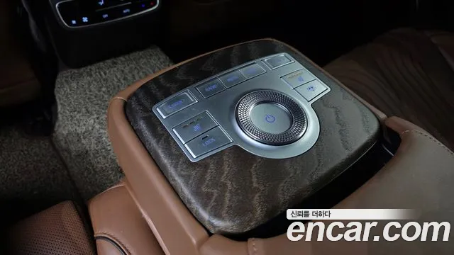 Genesis G80 Бензин 2.5 турбо AWD — Фото автомобиля 18
