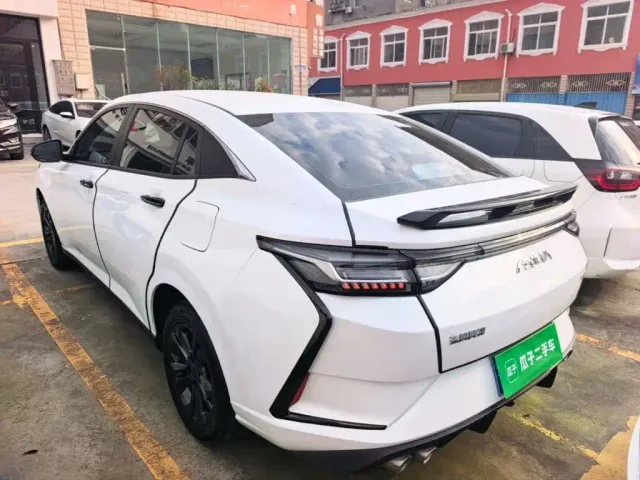 Dongfeng Yixuan — Фото автомобиля 4