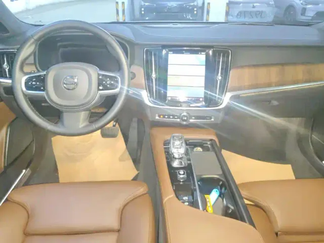 Volvo S90 — Фото автомобиля 12