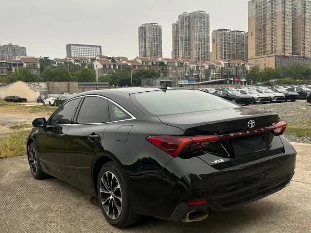 Toyota Avalon — Фото автомобиля 7