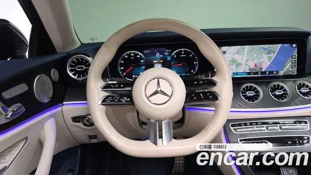 Mercedes-Benz E-Class — Фото автомобиля 12